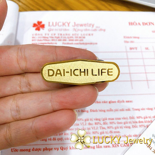 Huy hiệu cài áo Dai-Ichi Life mạ vàng