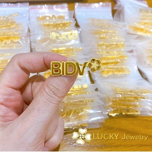 Huy hiệu cài áo BIDV mạ vàng - Kiểu cách điệu